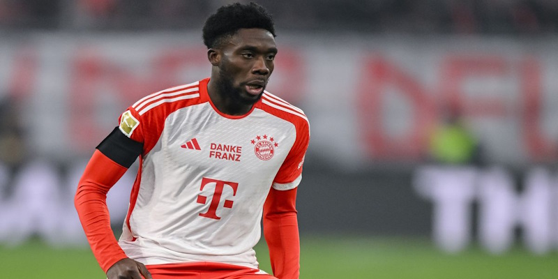 Alphonso Davies sẽ rời Bayern Munich sau bất đồng về lương thưởng