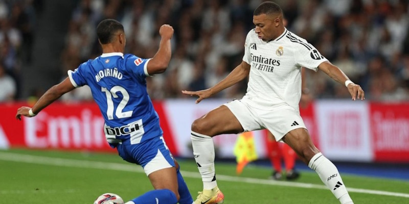 Mbappe gặp vấn đề trong chiến thắng trước CLB Alaves tại La Liga